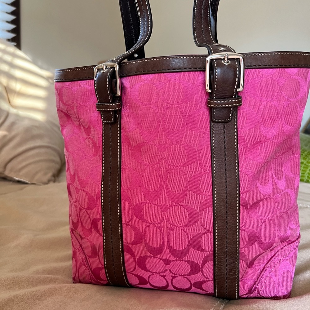 Pink Coach Purse in Great Condition